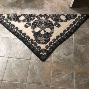 Large skull scarf